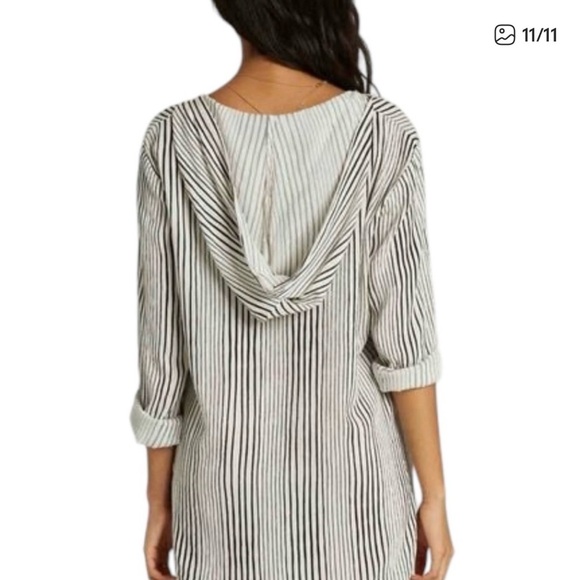 Billabong Women’s Striped Coverup - Picture 2 of 2